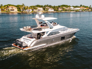 66' 2018 Azimut Flybridge