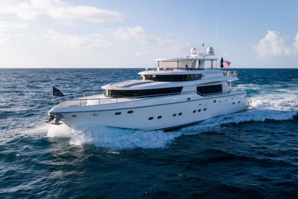 Aleniel Yacht | 87' Johnson 2005