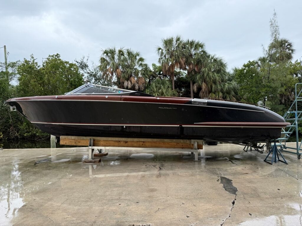 2016 33' RIVA YACHT Day Cruiser Chinkapin